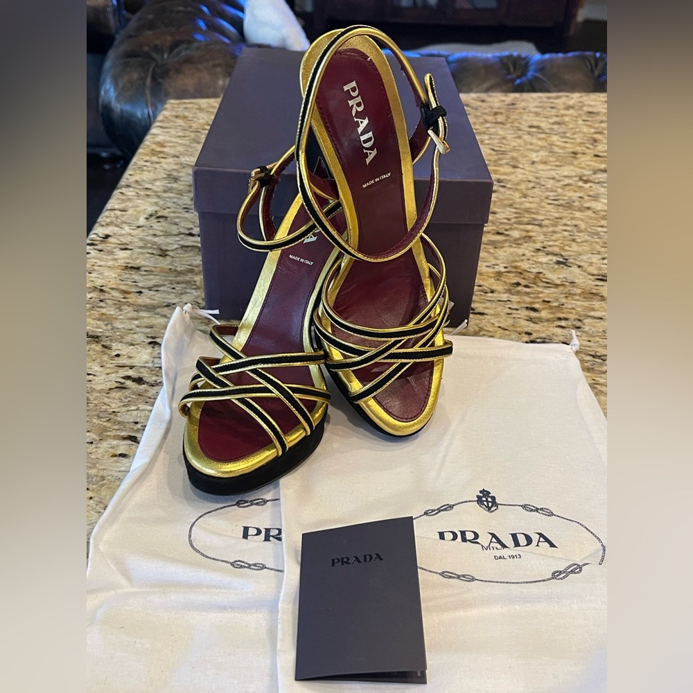 Prada Women's Size 38.5 US 8 Black Metallic Gold Strappy Sandals Pump Heels